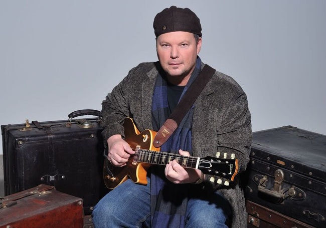 christopher cross alive - Ilustrasi 3