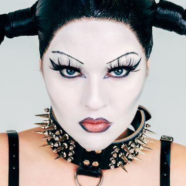 EMM, Lisa Heller